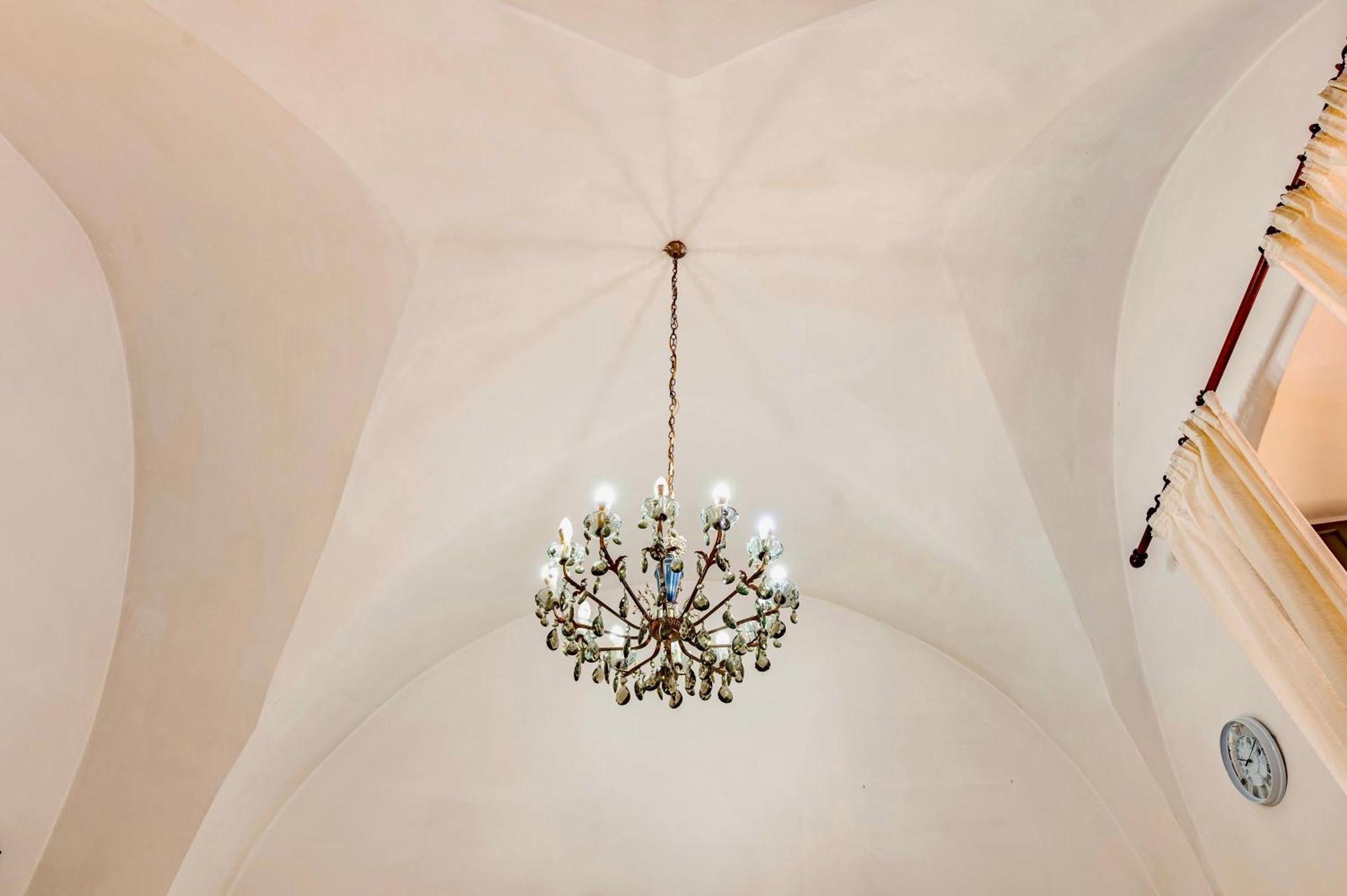 Γενος - Ghenos Apartment ออสตูนี ภายนอก รูปภาพ