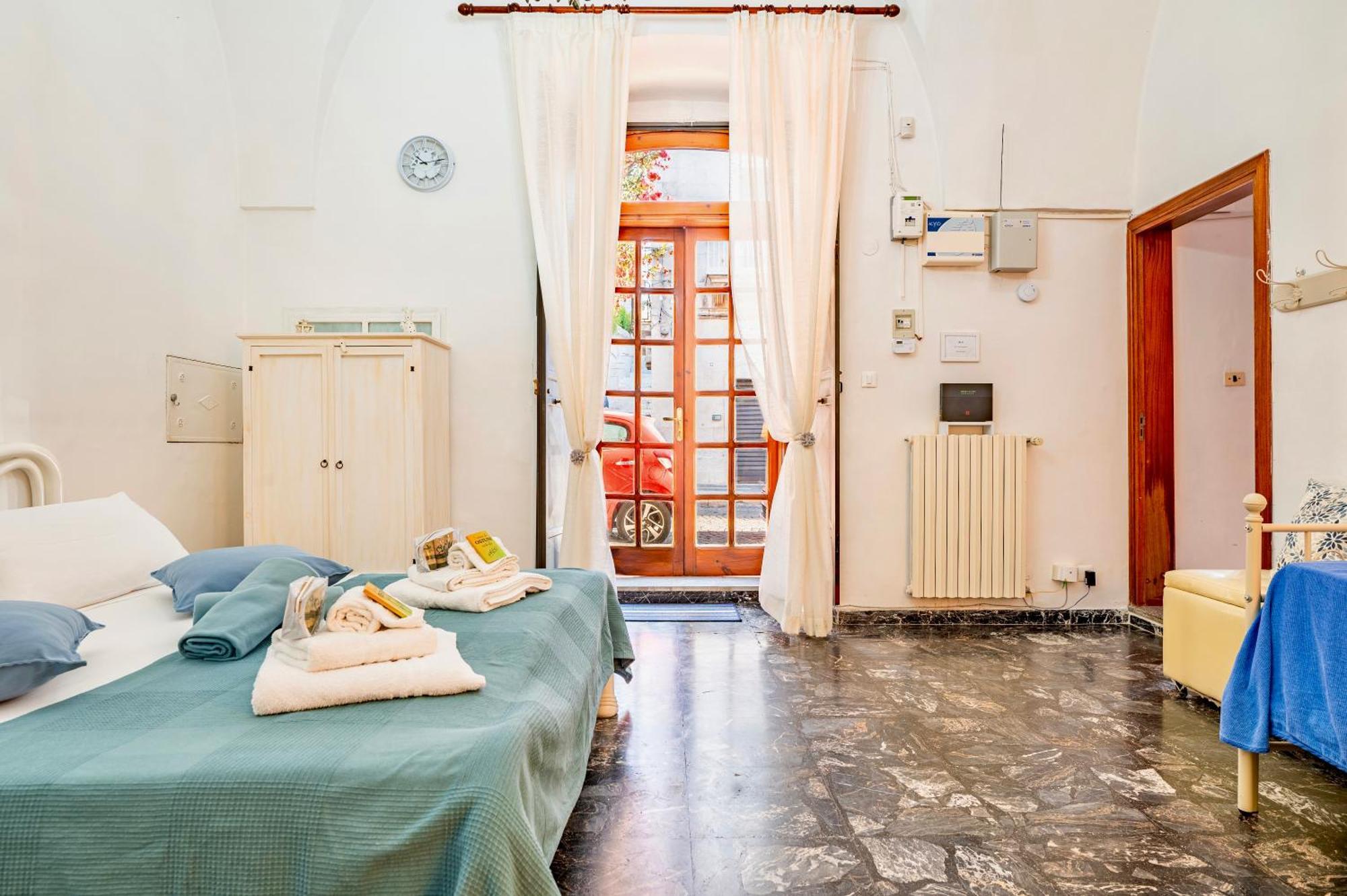 Γενος - Ghenos Apartment ออสตูนี ภายนอก รูปภาพ