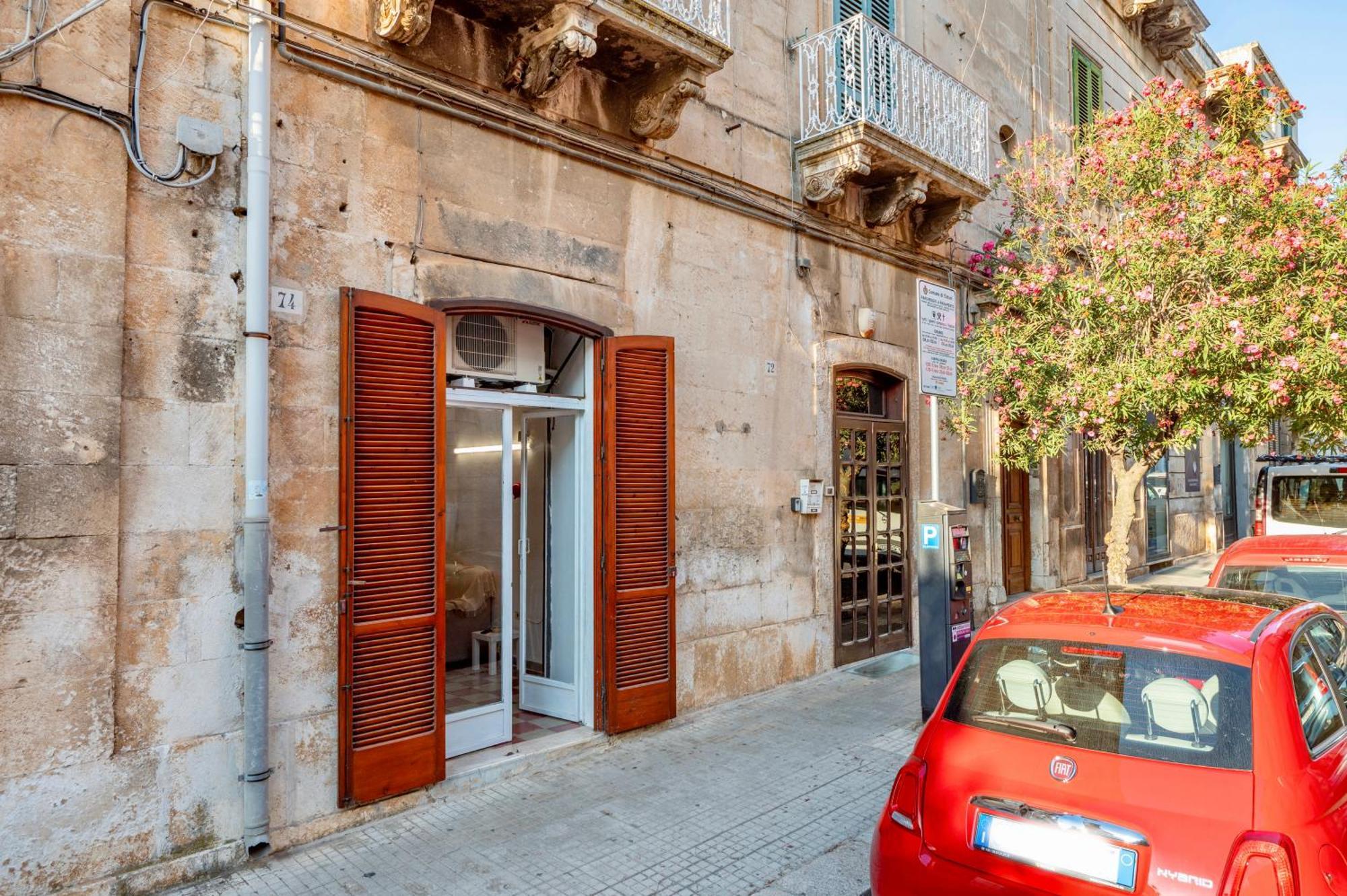 Γενος - Ghenos Apartment ออสตูนี ภายนอก รูปภาพ