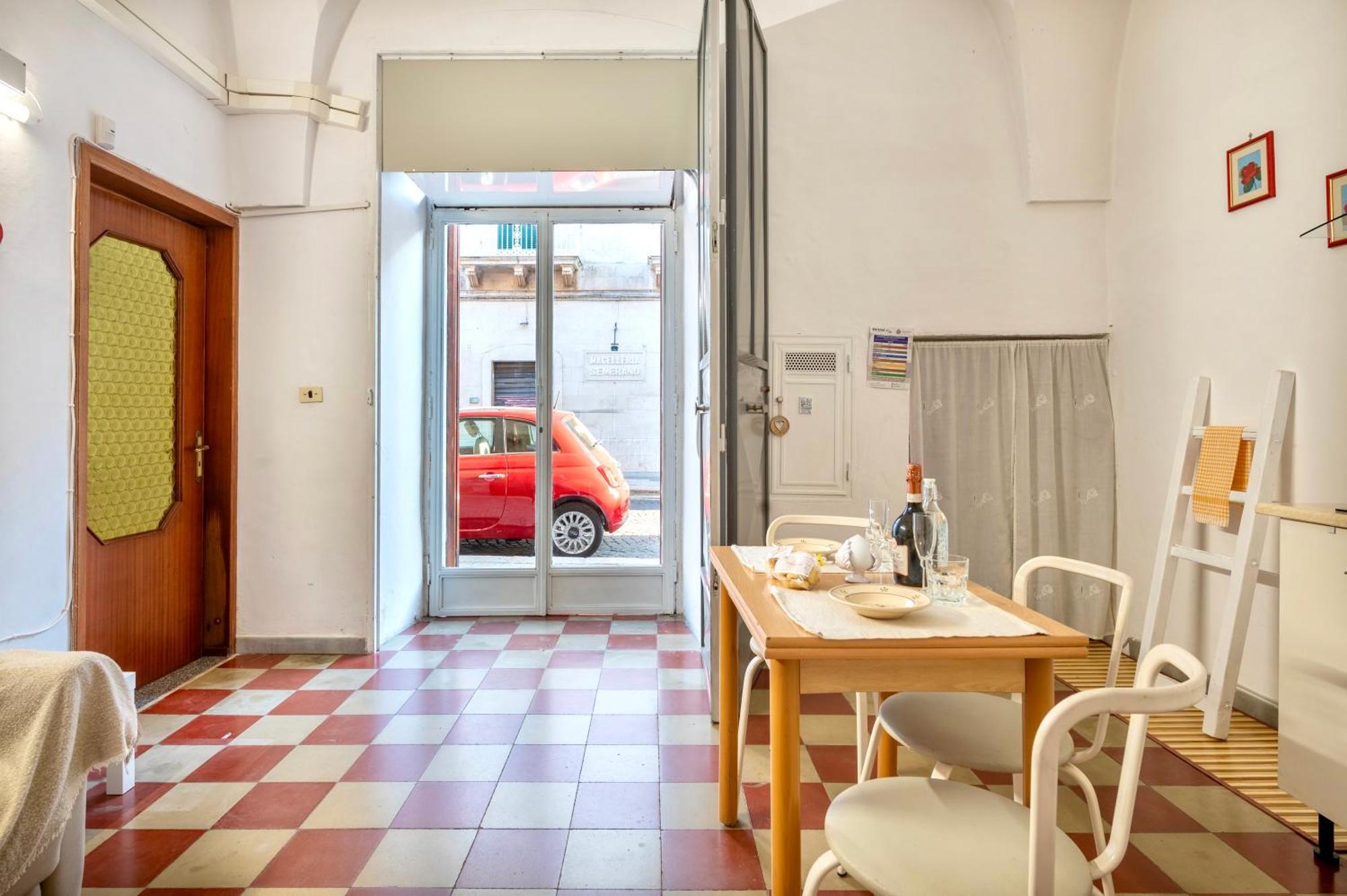 Γενος - Ghenos Apartment ออสตูนี ภายนอก รูปภาพ